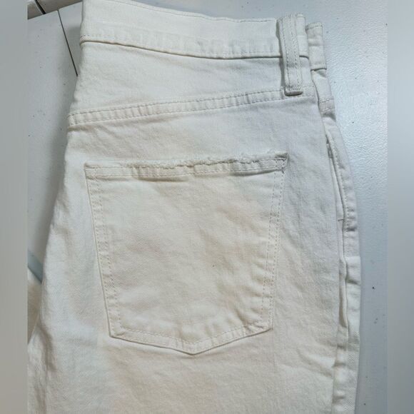 NWT Universal Threads Women’s 90s Straight Leg Denim Jeans - White - Size 6R - Picture 9 of 9